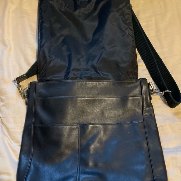 Authentic Coach Map Sack. This is a heavy thick black leather bag. - Picture 3 of 11